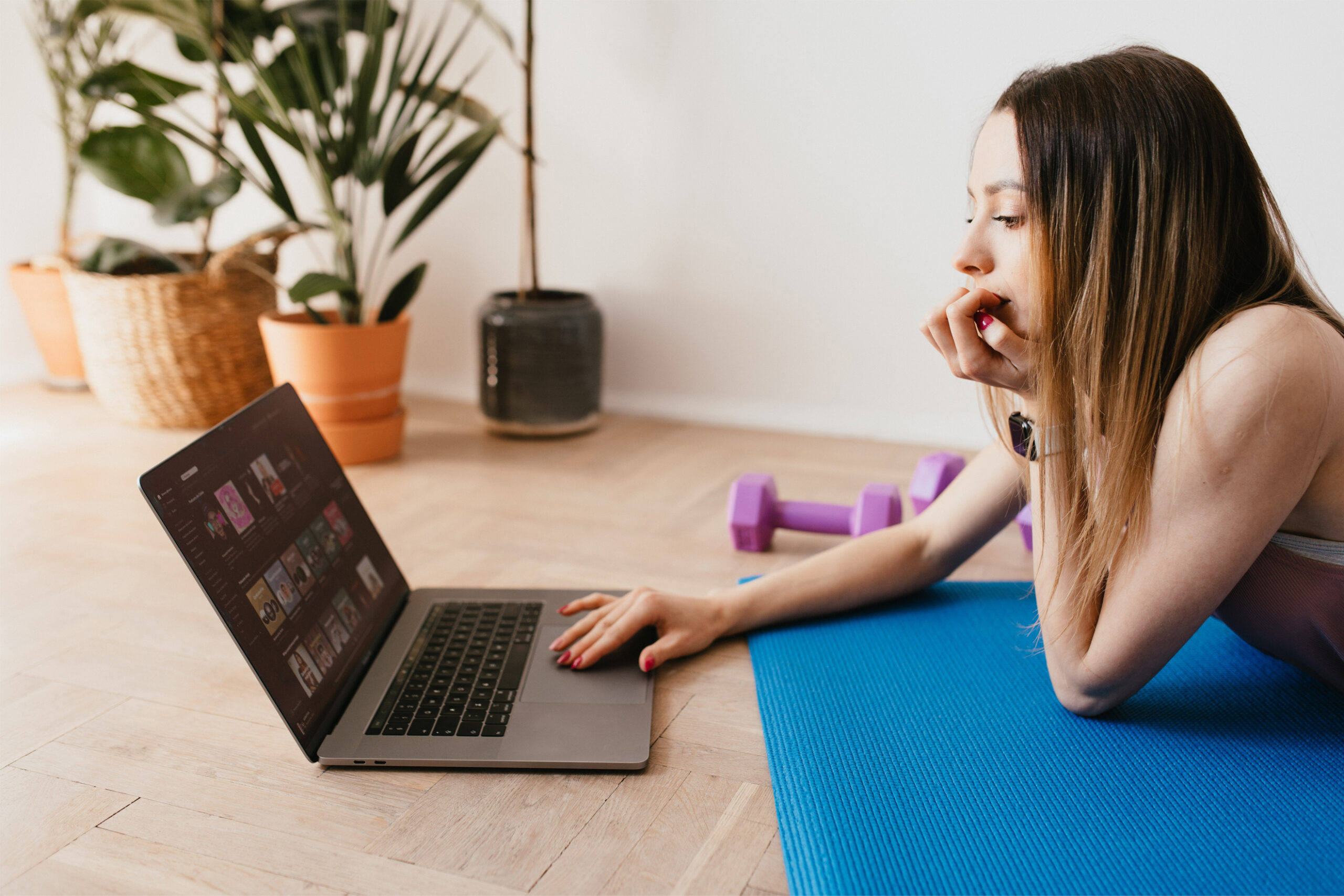 home-working-linked-to-rise-in-several-disorders